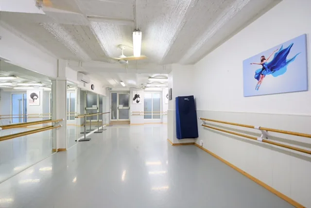 Détail d'une salle de cours.